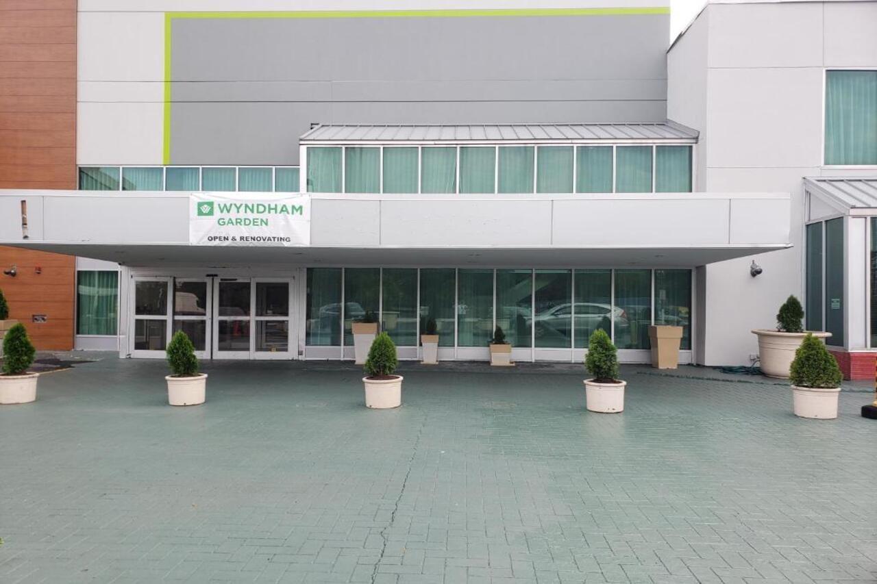 Wyndham Garden Totowa Hotel Bagian luar foto