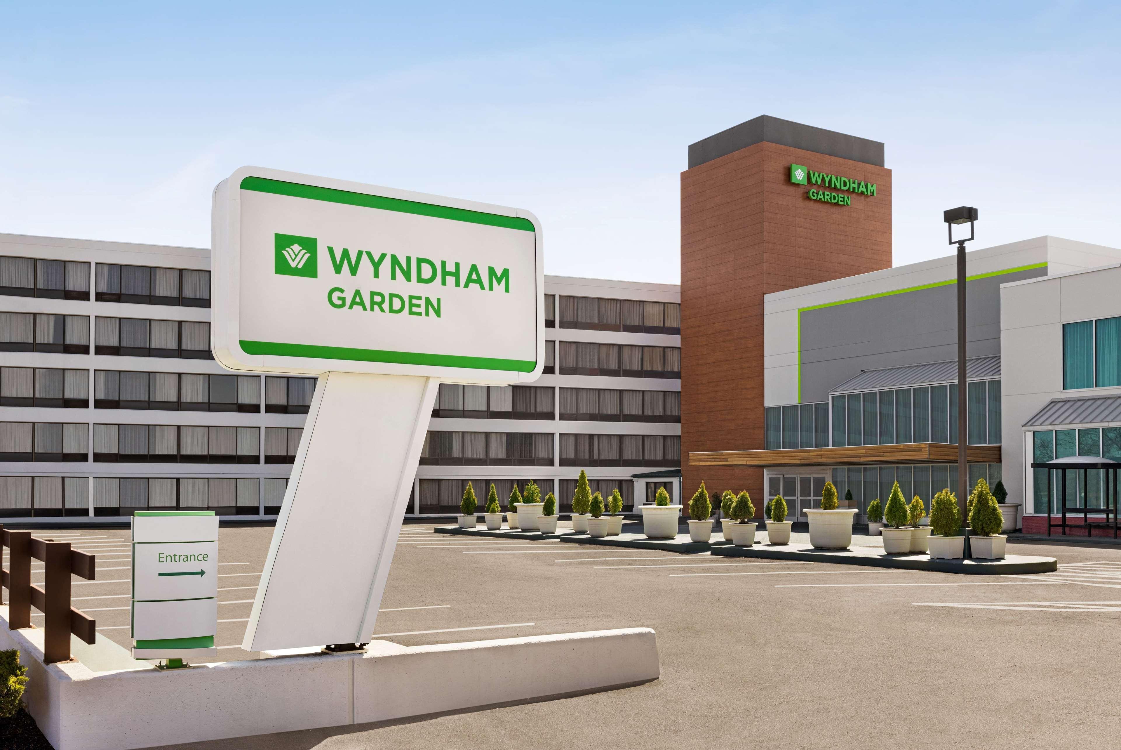 Wyndham Garden Totowa Hotel Bagian luar foto